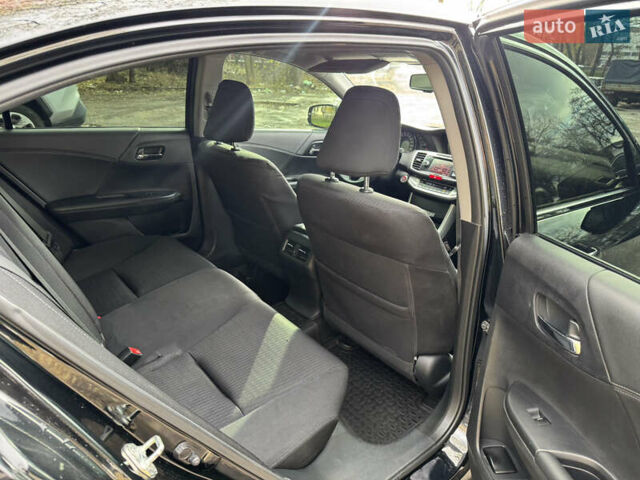 Черный Хонда Аккорд, объемом двигателя 2.36 л и пробегом 221 тыс. км за 11600 $, фото 9 на Automoto.ua