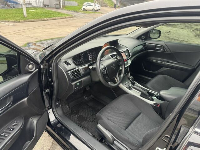 Черный Хонда Аккорд, объемом двигателя 2.4 л и пробегом 222 тыс. км за 10900 $, фото 12 на Automoto.ua