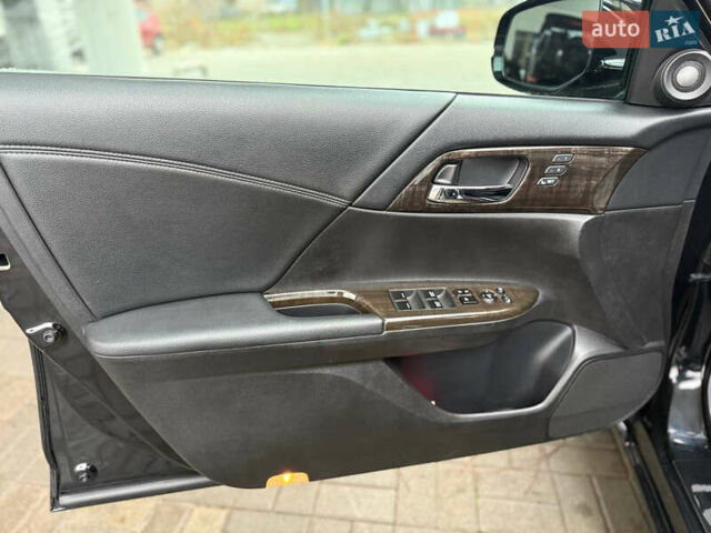 Черный Хонда Аккорд, объемом двигателя 3.5 л и пробегом 85 тыс. км за 16999 $, фото 17 на Automoto.ua