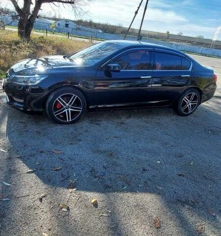 Черный Хонда Аккорд, объемом двигателя 3.5 л и пробегом 250 тыс. км за 11500 $, фото 4 на Automoto.ua