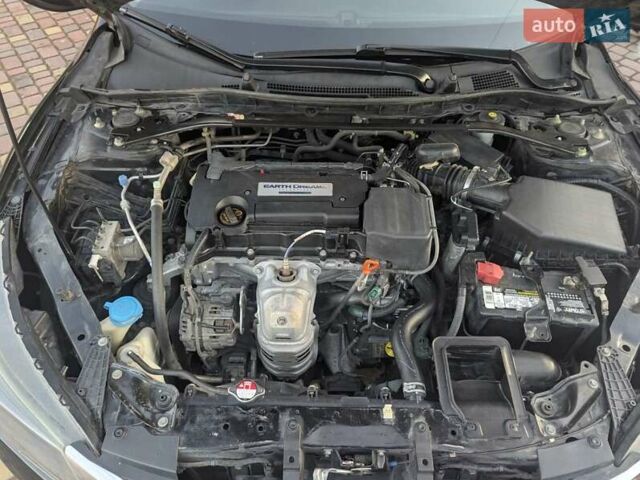 Черный Хонда Аккорд, объемом двигателя 2.4 л и пробегом 185 тыс. км за 12000 $, фото 8 на Automoto.ua