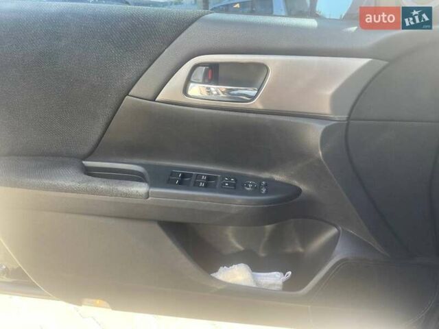 Черный Хонда Аккорд, объемом двигателя 2.4 л и пробегом 87 тыс. км за 13499 $, фото 9 на Automoto.ua