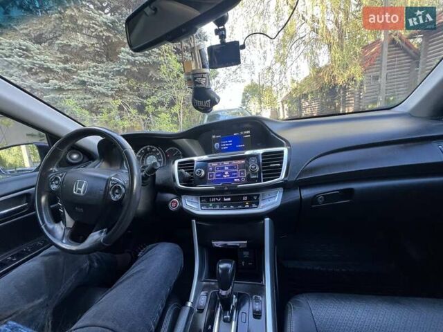 Черный Хонда Аккорд, объемом двигателя 2.4 л и пробегом 185 тыс. км за 12000 $, фото 17 на Automoto.ua