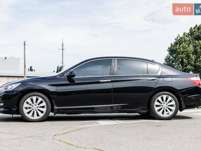 Черный Хонда Аккорд, объемом двигателя 2.36 л и пробегом 198 тыс. км за 15000 $, фото 1 на Automoto.ua