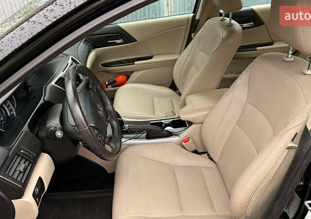 Черный Хонда Аккорд, объемом двигателя 2.4 л и пробегом 204 тыс. км за 14550 $, фото 3 на Automoto.ua