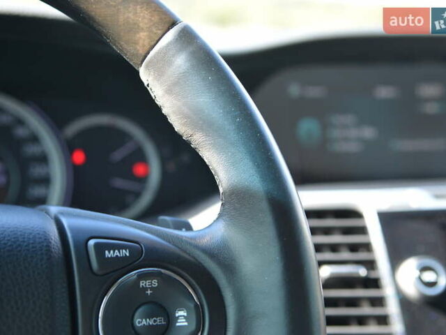 Черный Хонда Аккорд, объемом двигателя 3.47 л и пробегом 125 тыс. км за 15500 $, фото 31 на Automoto.ua