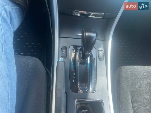 Черный Хонда Аккорд, объемом двигателя 2.4 л и пробегом 87 тыс. км за 13499 $, фото 25 на Automoto.ua