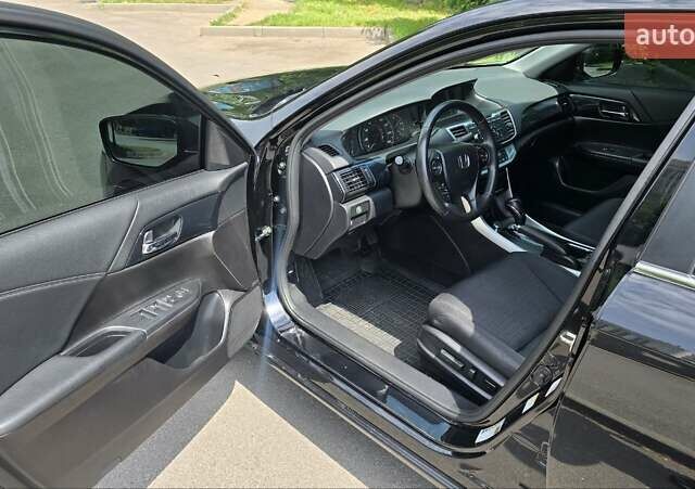 Чорний Хонда Аккорд, об'ємом двигуна 2.36 л та пробігом 132 тис. км за 10900 $, фото 5 на Automoto.ua