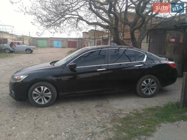 Черный Хонда Аккорд, объемом двигателя 2.4 л и пробегом 180 тыс. км за 12500 $, фото 5 на Automoto.ua