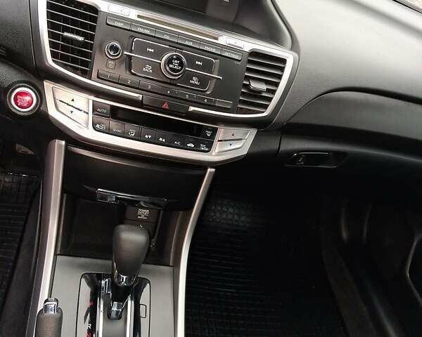 Черный Хонда Аккорд, объемом двигателя 2.36 л и пробегом 197 тыс. км за 12700 $, фото 9 на Automoto.ua