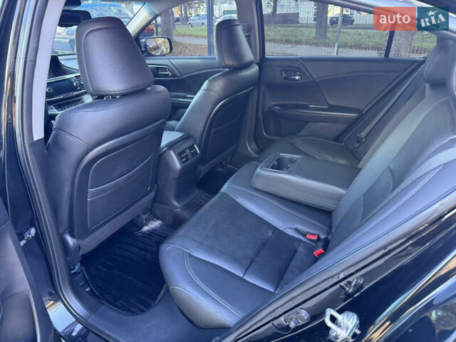 Черный Хонда Аккорд, объемом двигателя 2.35 л и пробегом 195 тыс. км за 11500 $, фото 7 на Automoto.ua