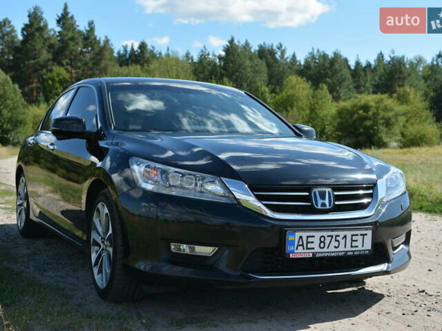 Черный Хонда Аккорд, объемом двигателя 3.47 л и пробегом 125 тыс. км за 15500 $, фото 1 на Automoto.ua