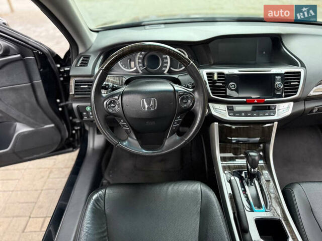 Черный Хонда Аккорд, объемом двигателя 3.5 л и пробегом 85 тыс. км за 16999 $, фото 24 на Automoto.ua