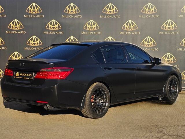 Черный Хонда Аккорд, объемом двигателя 3.5 л и пробегом 199 тыс. км за 14900 $, фото 5 на Automoto.ua