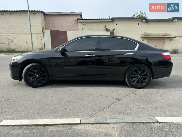 Черный Хонда Аккорд, объемом двигателя 3.47 л и пробегом 182 тыс. км за 12500 $, фото 3 на Automoto.ua