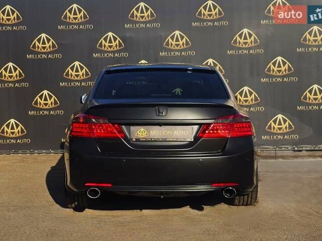 Черный Хонда Аккорд, объемом двигателя 3.5 л и пробегом 199 тыс. км за 14900 $, фото 4 на Automoto.ua