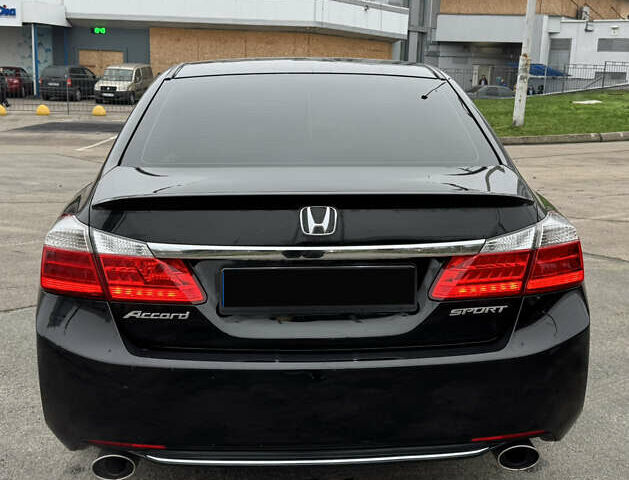 Черный Хонда Аккорд, объемом двигателя 2.36 л и пробегом 222 тыс. км за 10900 $, фото 6 на Automoto.ua