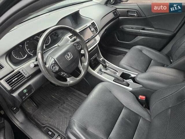 Черный Хонда Аккорд, объемом двигателя 2.35 л и пробегом 131 тыс. км за 12100 $, фото 5 на Automoto.ua