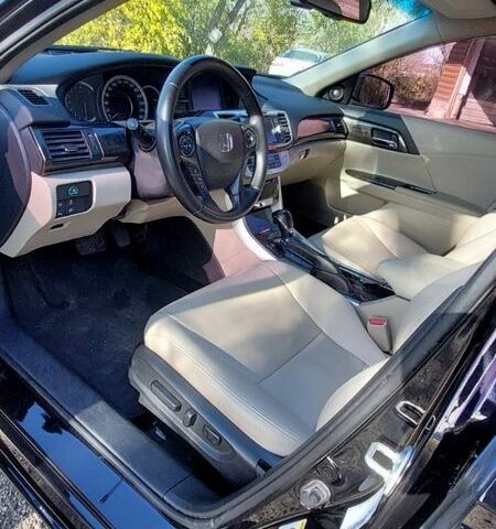 Черный Хонда Аккорд, объемом двигателя 3.5 л и пробегом 250 тыс. км за 11500 $, фото 5 на Automoto.ua