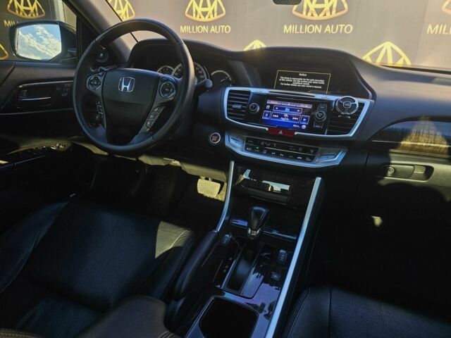 Черный Хонда Аккорд, объемом двигателя 3.5 л и пробегом 199 тыс. км за 14900 $, фото 12 на Automoto.ua