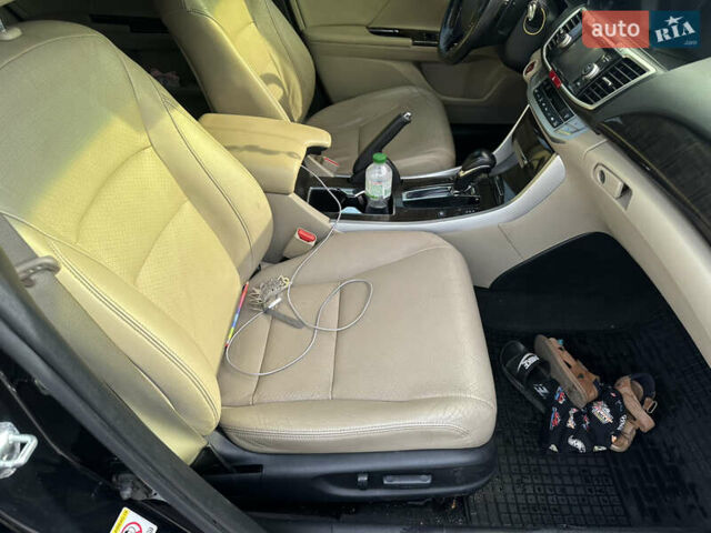 Черный Хонда Аккорд, объемом двигателя 3.47 л и пробегом 182 тыс. км за 12500 $, фото 15 на Automoto.ua