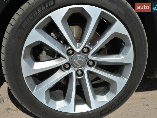 Черный Хонда Аккорд, объемом двигателя 3.47 л и пробегом 125 тыс. км за 15500 $, фото 11 на Automoto.ua