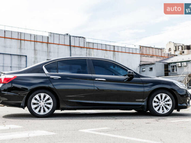 Черный Хонда Аккорд, объемом двигателя 2.36 л и пробегом 198 тыс. км за 15000 $, фото 4 на Automoto.ua