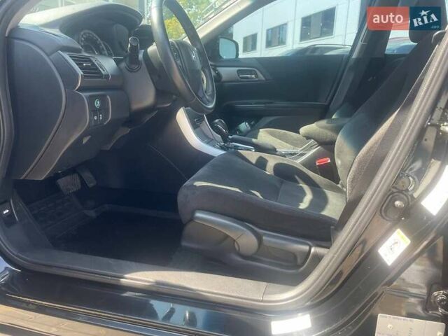 Черный Хонда Аккорд, объемом двигателя 2.4 л и пробегом 87 тыс. км за 13499 $, фото 7 на Automoto.ua