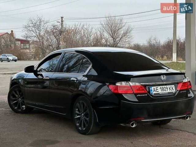Черный Хонда Аккорд, объемом двигателя 2.4 л и пробегом 205 тыс. км за 11800 $, фото 6 на Automoto.ua