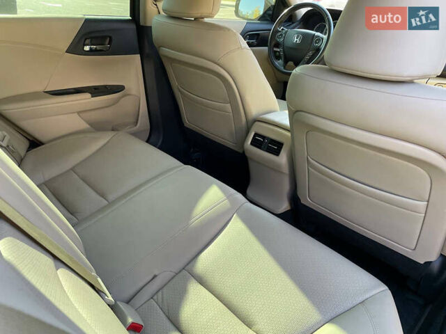 Чорний Хонда Аккорд, об'ємом двигуна 2.4 л та пробігом 160 тис. км за 13800 $, фото 5 на Automoto.ua