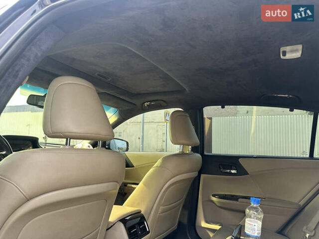 Черный Хонда Аккорд, объемом двигателя 3.47 л и пробегом 182 тыс. км за 12500 $, фото 19 на Automoto.ua