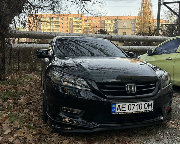 Черный Хонда Аккорд, объемом двигателя 3.47 л и пробегом 109 тыс. км за 19000 $, фото 1 на Automoto.ua