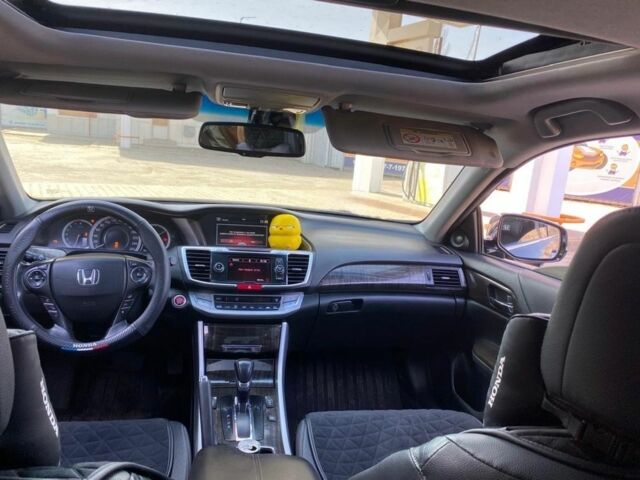 Чорний Хонда Аккорд, об'ємом двигуна 3.5 л та пробігом 290 тис. км за 11800 $, фото 5 на Automoto.ua