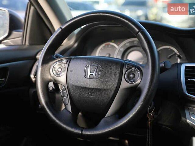 Чорний Хонда Аккорд, об'ємом двигуна 2.4 л та пробігом 108 тис. км за 12000 $, фото 16 на Automoto.ua