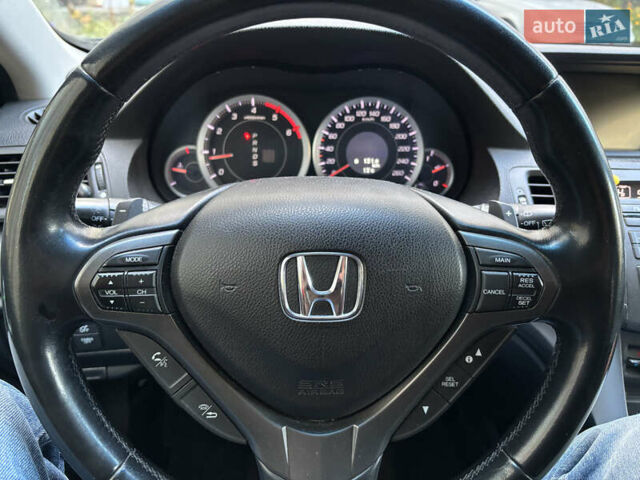 Черный Хонда Аккорд, объемом двигателя 2.2 л и пробегом 362 тыс. км за 12400 $, фото 10 на Automoto.ua