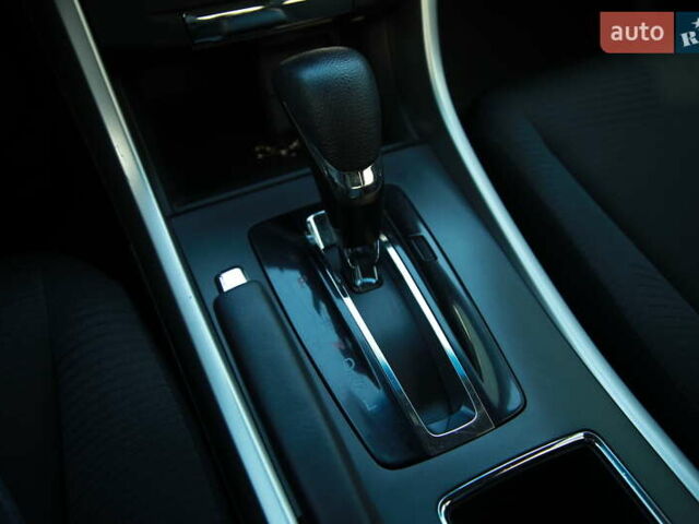 Чорний Хонда Аккорд, об'ємом двигуна 2.4 л та пробігом 108 тис. км за 12000 $, фото 19 на Automoto.ua