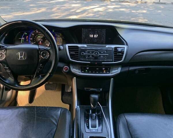 Черный Хонда Аккорд, объемом двигателя 2 л и пробегом 180 тыс. км за 14200 $, фото 6 на Automoto.ua