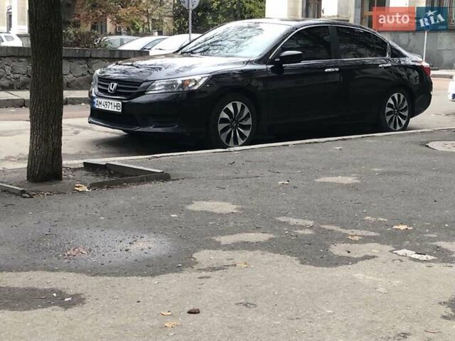 Черный Хонда Аккорд, объемом двигателя 2.4 л и пробегом 211 тыс. км за 11900 $, фото 1 на Automoto.ua