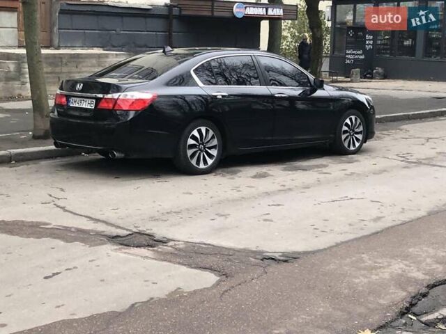 Черный Хонда Аккорд, объемом двигателя 2.4 л и пробегом 211 тыс. км за 11900 $, фото 2 на Automoto.ua