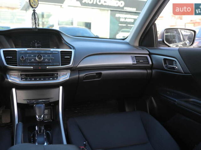 Чорний Хонда Аккорд, об'ємом двигуна 2.4 л та пробігом 108 тис. км за 12000 $, фото 34 на Automoto.ua