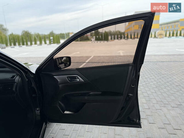 Черный Хонда Аккорд, объемом двигателя 2.4 л и пробегом 290 тыс. км за 9500 $, фото 31 на Automoto.ua