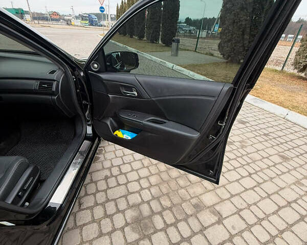 Хонда Аккорд 2015 в Львове на Automoto.ua Черный Хонда Аккорд, объемом двигателя 2.35 л и пробегом 130 тыс. км за 12750 $, фото 7 на Automoto.ua