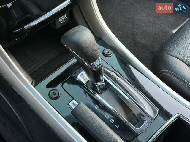 Черный Хонда Аккорд, объемом двигателя 2.4 л и пробегом 181 тыс. км за 13500 $, фото 37 на Automoto.ua