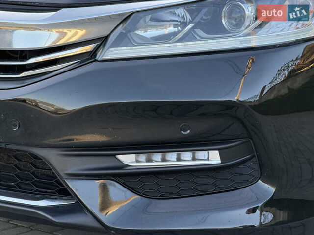 Черный Хонда Аккорд, объемом двигателя 2.4 л и пробегом 181 тыс. км за 13500 $, фото 8 на Automoto.ua