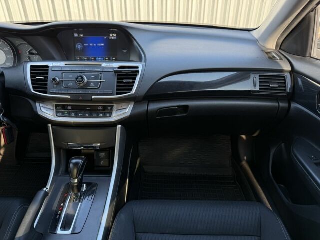 Черный Хонда Аккорд, объемом двигателя 2.4 л и пробегом 200 тыс. км за 12350 $, фото 10 на Automoto.ua