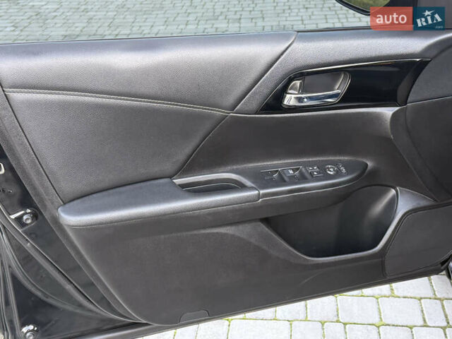 Черный Хонда Аккорд, объемом двигателя 2.4 л и пробегом 181 тыс. км за 13500 $, фото 41 на Automoto.ua