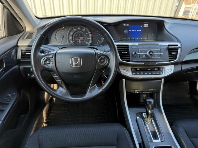 Черный Хонда Аккорд, объемом двигателя 2.4 л и пробегом 200 тыс. км за 12350 $, фото 9 на Automoto.ua