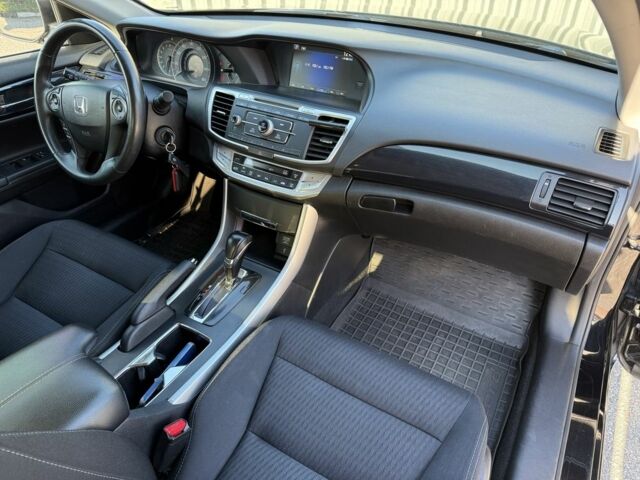 Черный Хонда Аккорд, объемом двигателя 2.4 л и пробегом 200 тыс. км за 12350 $, фото 21 на Automoto.ua