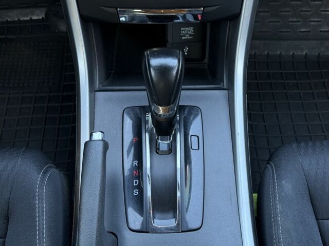 Черный Хонда Аккорд, объемом двигателя 2.4 л и пробегом 200 тыс. км за 12350 $, фото 15 на Automoto.ua