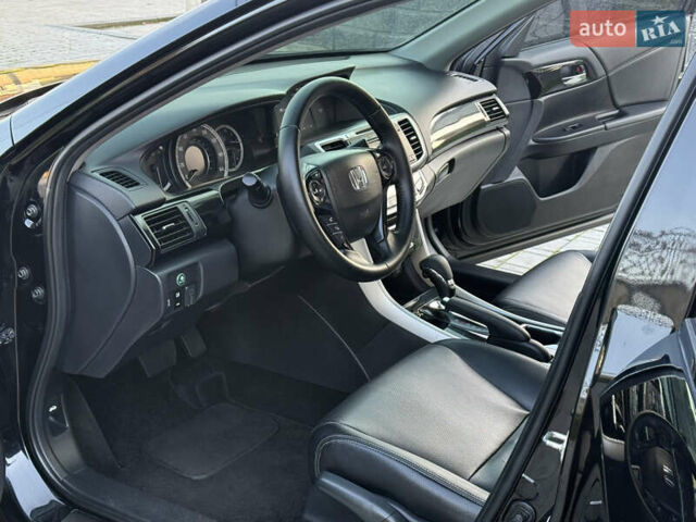 Черный Хонда Аккорд, объемом двигателя 2.4 л и пробегом 181 тыс. км за 13500 $, фото 28 на Automoto.ua